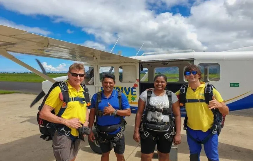 Skydive Fiji Radical 10000ft Tandem Jump (30 seconds free fall)