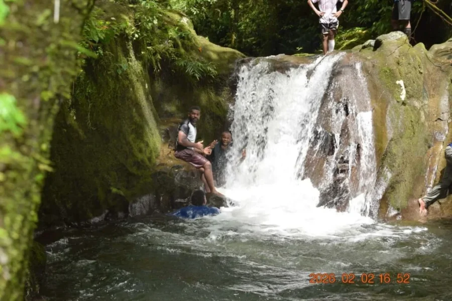 Traditional Fijian Village & Nubusenitoa River Pool Tour